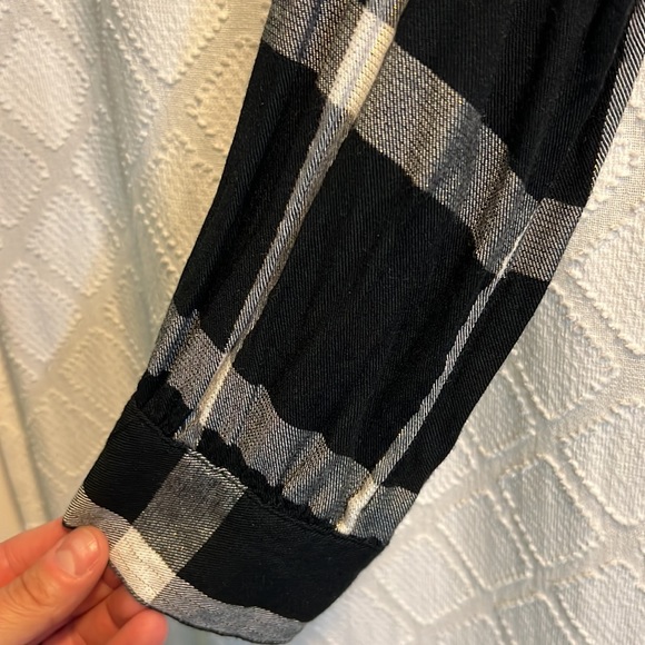 a new day black, white, and gold tie-front dress with pockets and button back - Picture 5 of 9